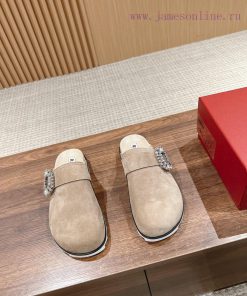 @𝐑𝐨𝐠𝐞𝐫𝐕𝐢𝐯𝐢𝐞 Roger's Latest Boken SlippersLazy Baotou Tug Is Mainly Comfortable And Good-looking avkdoakh