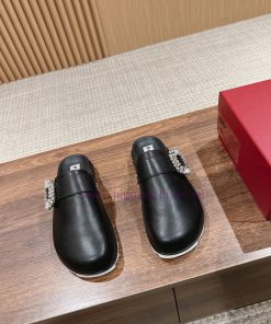 𝐑𝐨𝐠𝐞𝐫𝐕𝐢𝐯𝐢𝐞 Roger's Latest Boken SlippersLazy Baotou Tug Is Mainly Comfortable And Good-looking. tio8kpor