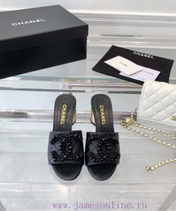 Chanel's New High-heeled Slippers Showcase A Stunning And Graceful Look On The Feet. The Gold-p c2xka4zd