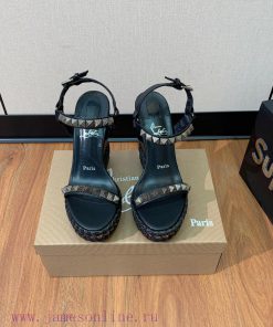 Christian Louboutin Classic Wedge And Rivet Sandals Are Super Eye-catching Tools Whether They A di3hcjan