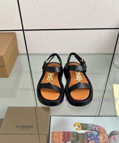 Male Size 10Burberry's New Slippers Are Manufactured Using Complex Processes. The Absolutely Hi 1ilxbsgh