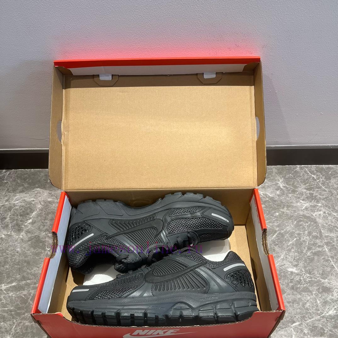 Top Of The Line Nike Zoom Vomero 5 Low Cut Running Shoes With Black And Slightly Upturned Toe D 3uhljn6y