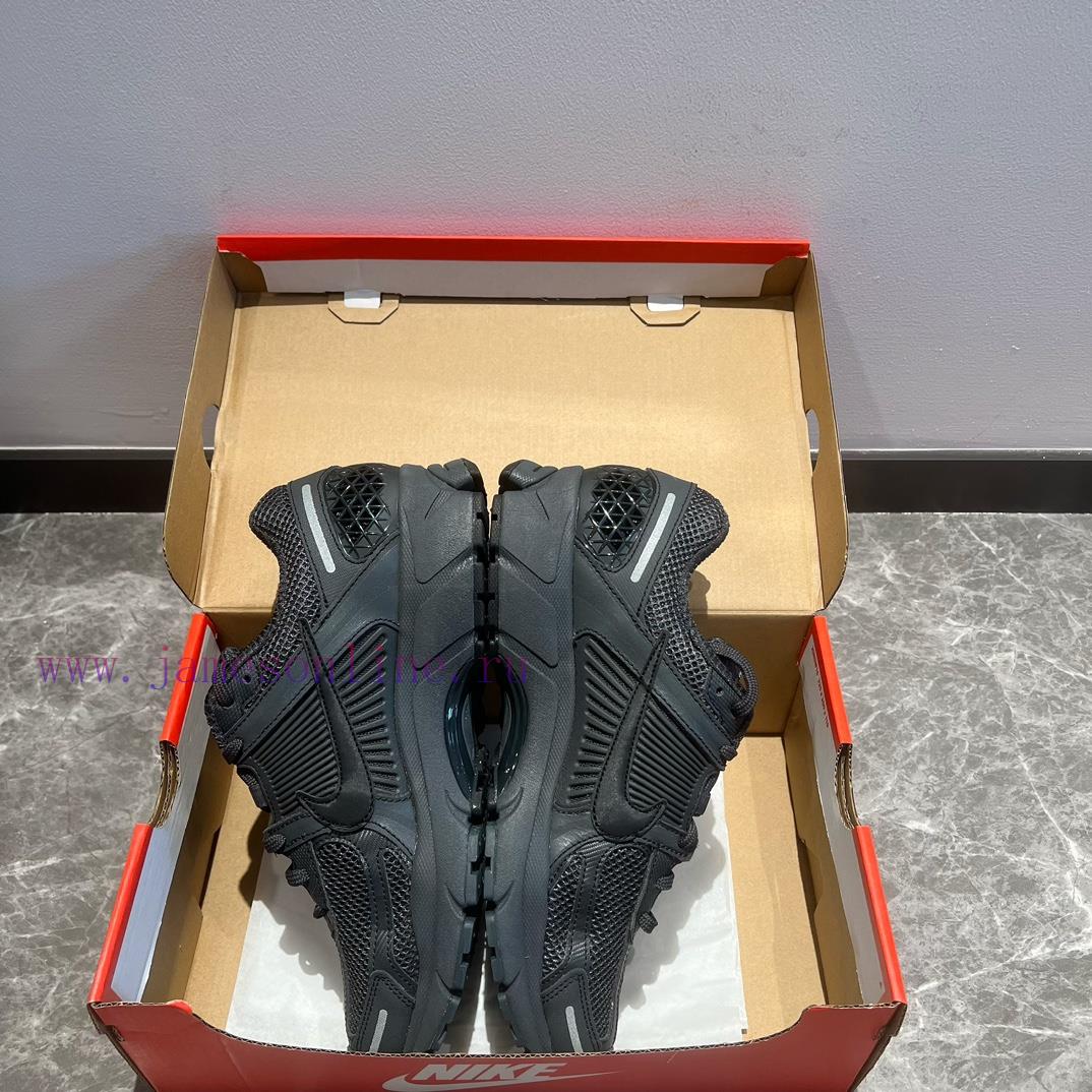 Top Of The Line Nike Zoom Vomero 5 Low Cut Running Shoes With Black And Slightly Upturned Toe D 3uhljn6y - Image 8