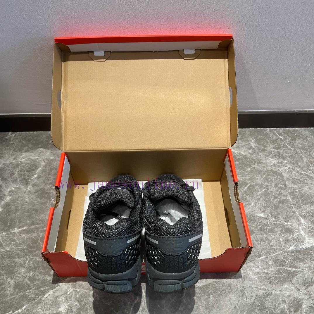 Top Of The Line Nike Zoom Vomero 5 Low Cut Running Shoes With Black And Slightly Upturned Toe D 3uhljn6y - Image 9