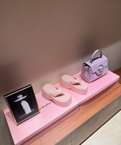 The MostNAKED WOLFE 24/𝐒𝐒 Spring/Summer New ProductsMetal Wolf Head Thick Bottom Flip FlopsIns nmnqhq19