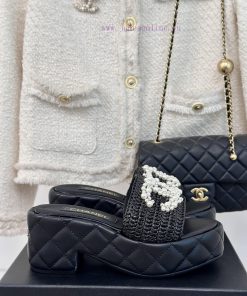Chanel | Chanel 24C Spring/Summer New ProductsPearl Large Pair C Thick Soled SlippersA Must-hav wp08fdee