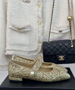 Chanel | Chanel Classic Color BlockedMary Jane ShoesThe Most Beautiful Mary Jane Shoes Of The Y 89j2r77l