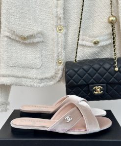 Chanel | Chanel 24P ClassicDouble C Cross SlippersThe Shoe Upper Is Made Of Imported VelvetThe d8ebm6ga