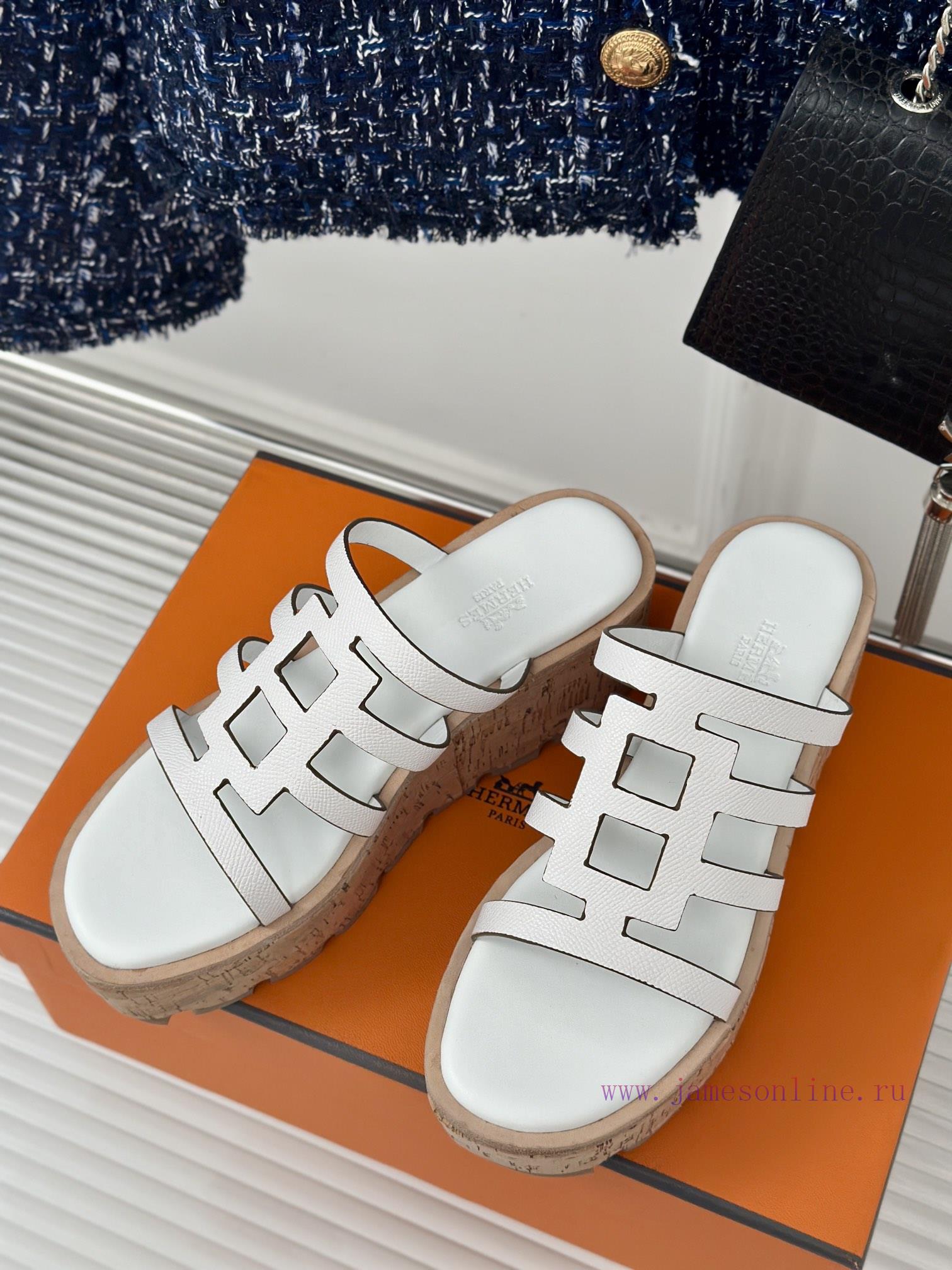 Herm è S/Herm è S Classic Thick Bottom SlippersStill An Eternal ClassicExtremely Retro Design W scnrvtsh - Image 3