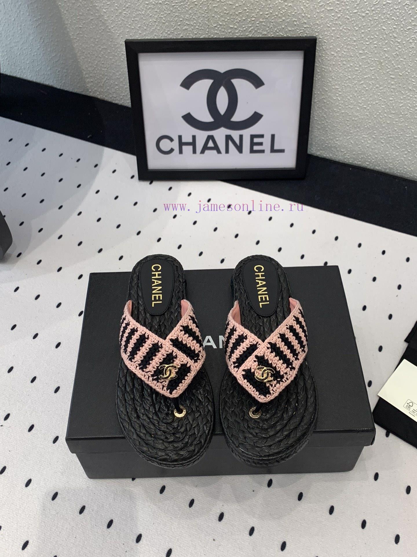 Chanel's New Flat Slippers Are A Top Of The Line Summer Must-have Cooler Series. They Are Super i1awk9pw