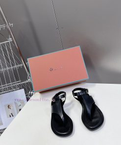 Loro Piana's Classic And Popular Product Loro Piana's Top British Clip On Slippers And SandalsS h6ay5ge4
