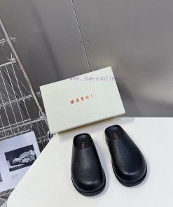Marni Classic Half Slippers For Spring And Summer: This Pair Of Slippers Has A Contrasting Colo r4xic49n