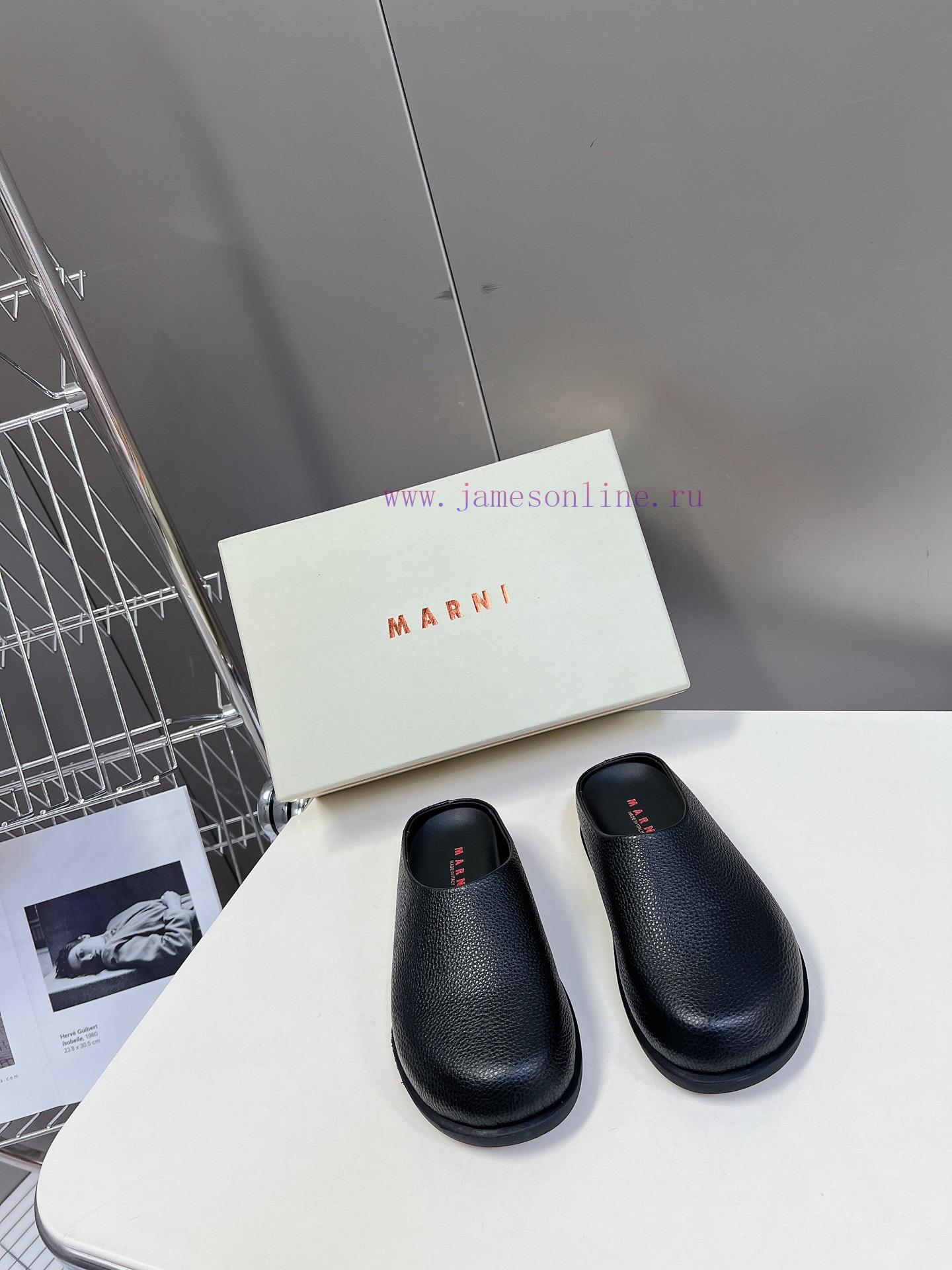Marni Classic Half Slippers For Spring And Summer: This Pair Of Slippers Has A Contrasting Colo r4xic49n