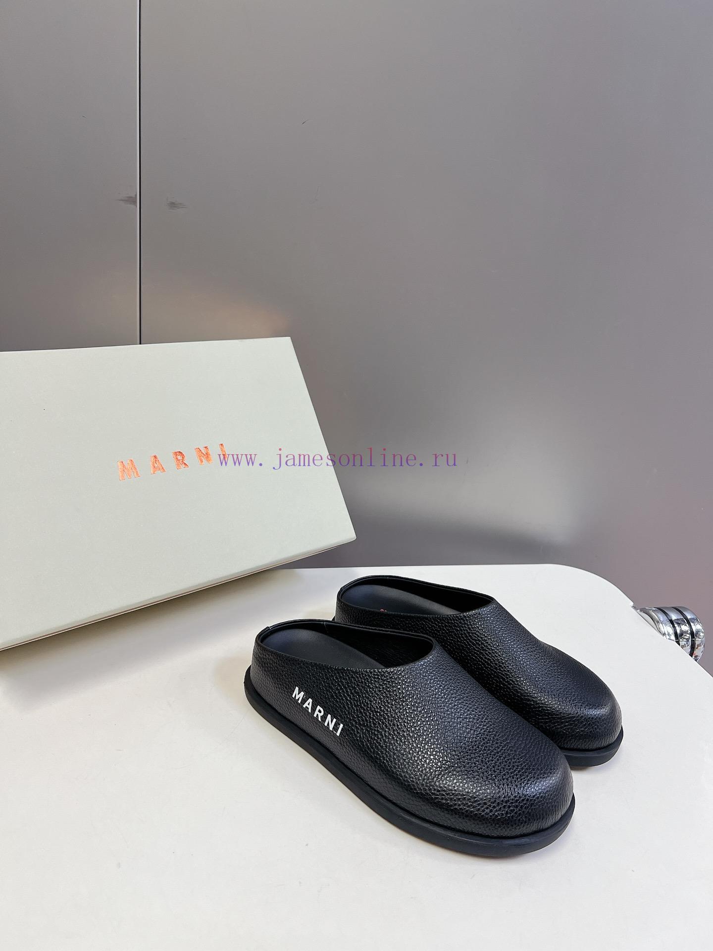 Marni Classic Half Slippers For Spring And Summer: This Pair Of Slippers Has A Contrasting Colo r4xic49n - Image 3