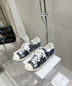MaisonMargiela MM6 A Worn-out German Style Training Shoe Is A Casual Sports ShoeThis German Tra gvaqzwgb
