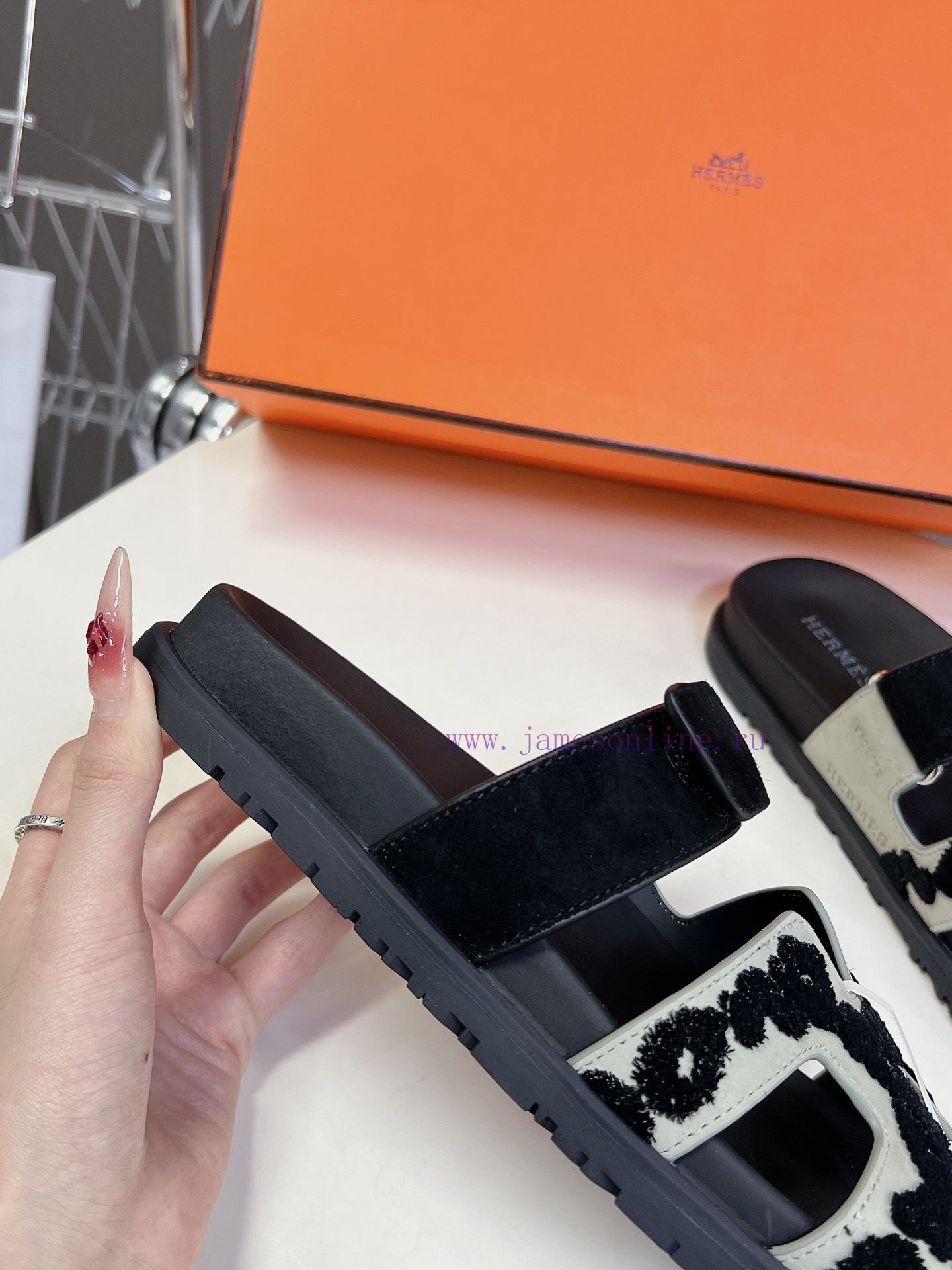 Hermes Spring/Summer Classic Second Uncle Slippers Chypre Ugly Cute Second Uncle Slippers - Old an31c71d - Image 18