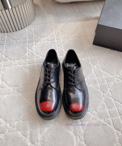Same Gender DesignDr. Martens' Classic Vintage Martin Shoes Have A Punk Style Design That Is Bo 9e15rr1m