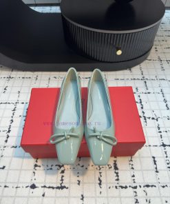𝐅𝐄𝐑𝐑𝐀𝐆𝐀𝐌𝐎 Ferragamo's New Butterfly Bow Shallow Mouth Single ShoeThe Iconic Bow Buckle Thick Si 0umldtos