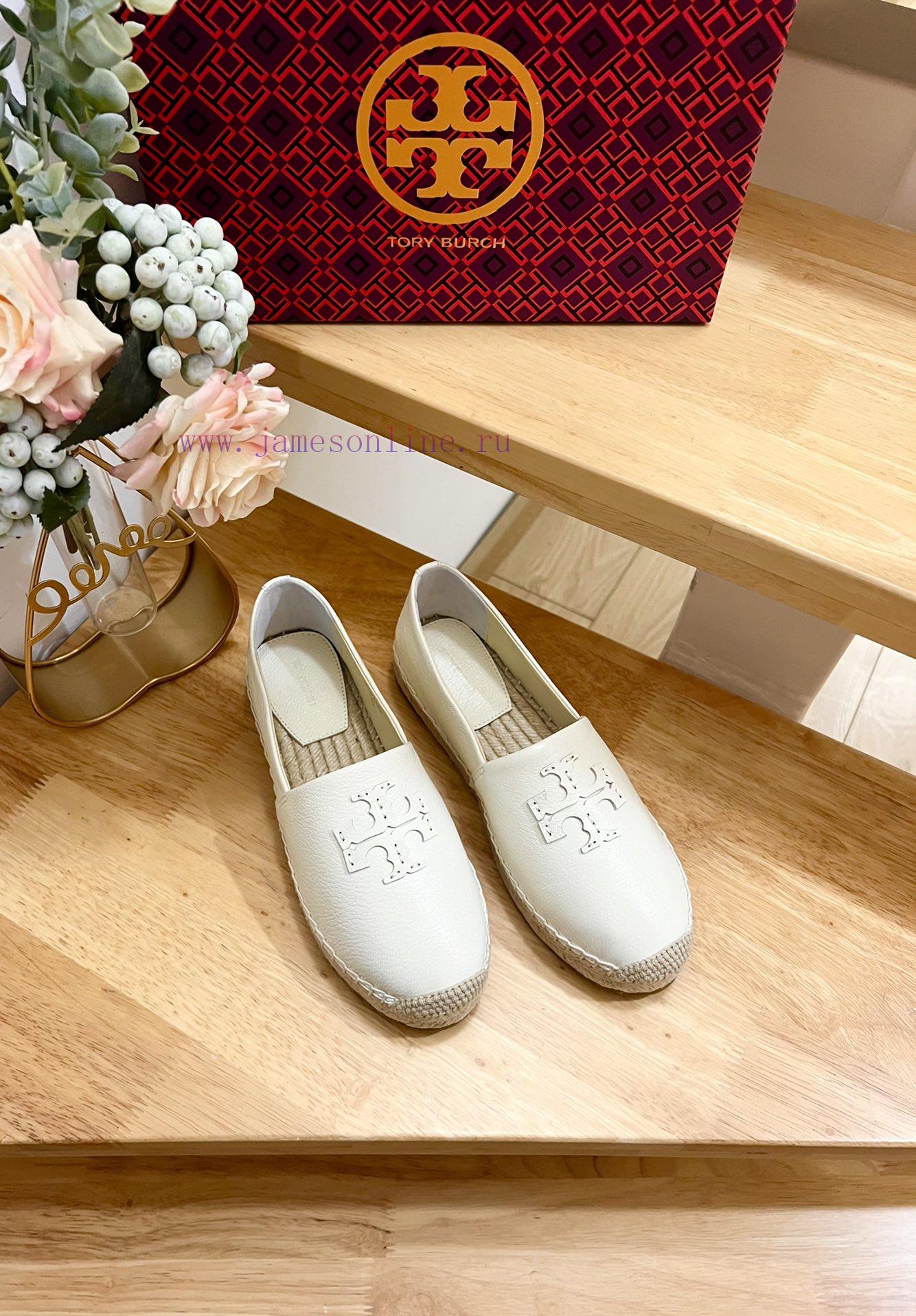 Tory Burch's Iconic Double T Fisherman Shoes Are Refreshed In Large Proportions With The New El e5va0e6t - Image 3