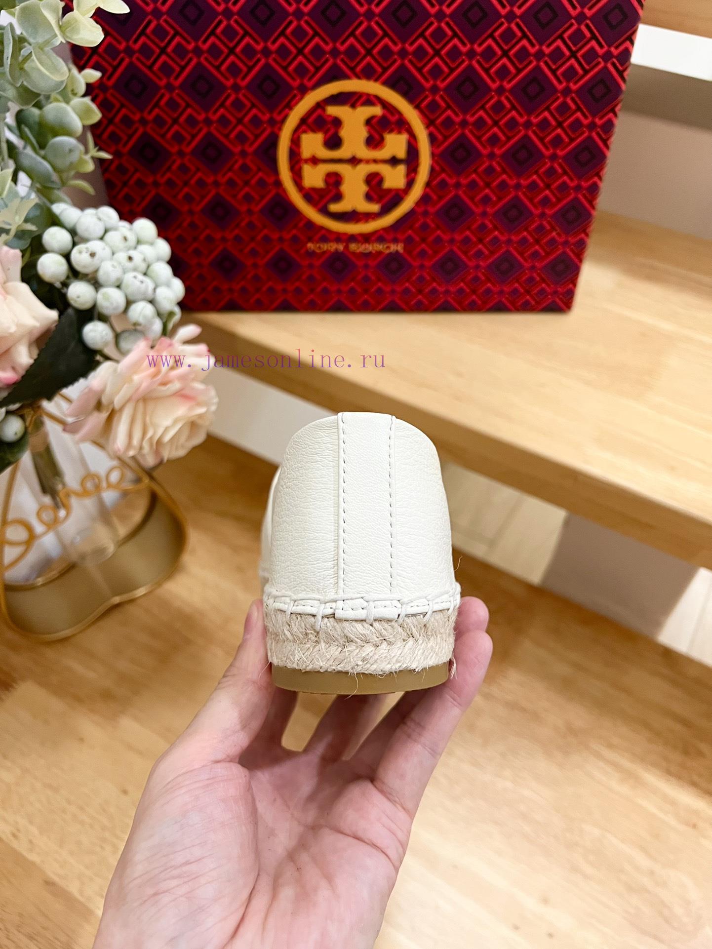 Tory Burch's Iconic Double T Fisherman Shoes Are Refreshed In Large Proportions With The New El e5va0e6t - Image 9
