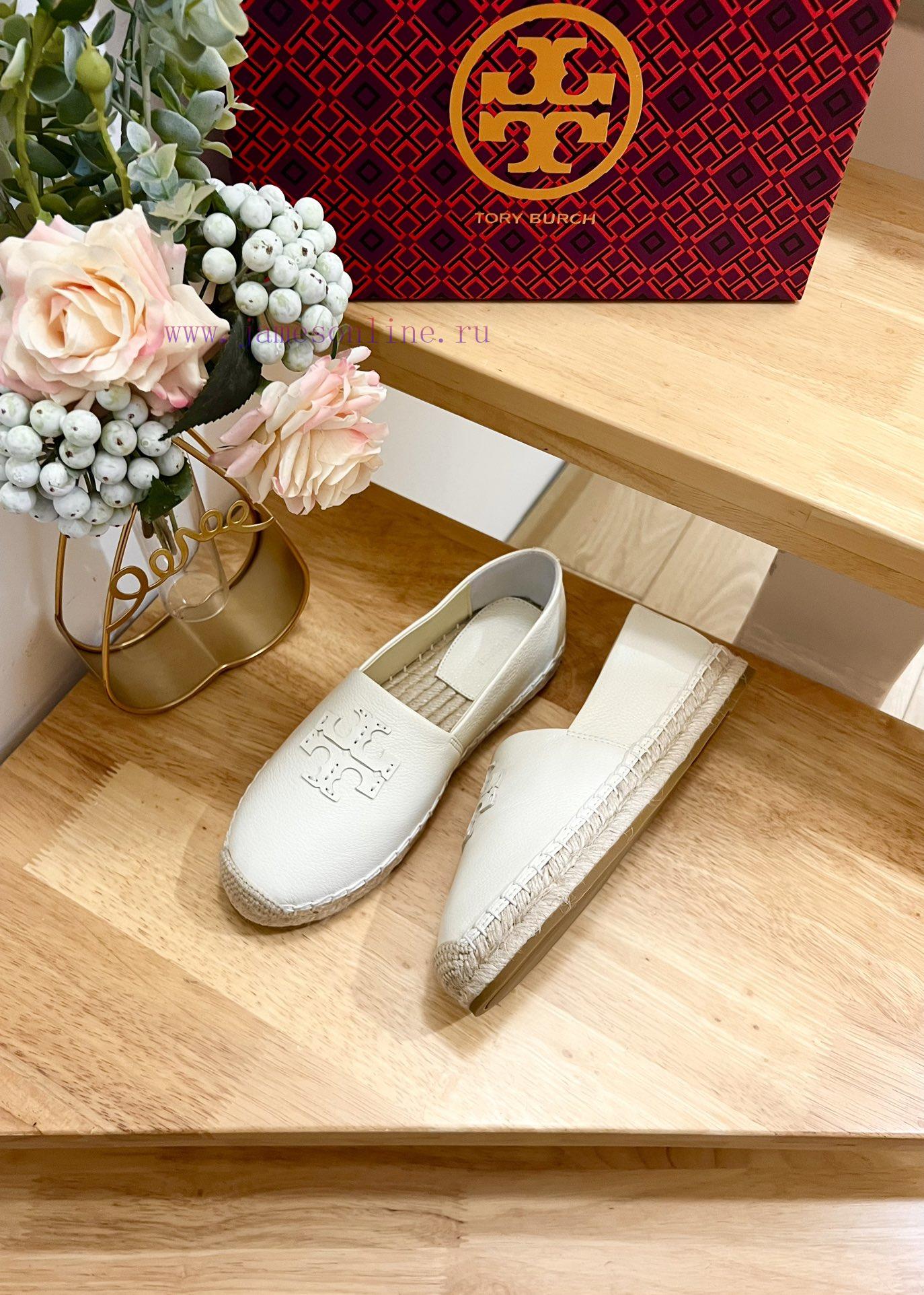 Tory Burch's Iconic Double T Fisherman Shoes Are Refreshed In Large Proportions With The New El e5va0e6t - Image 14