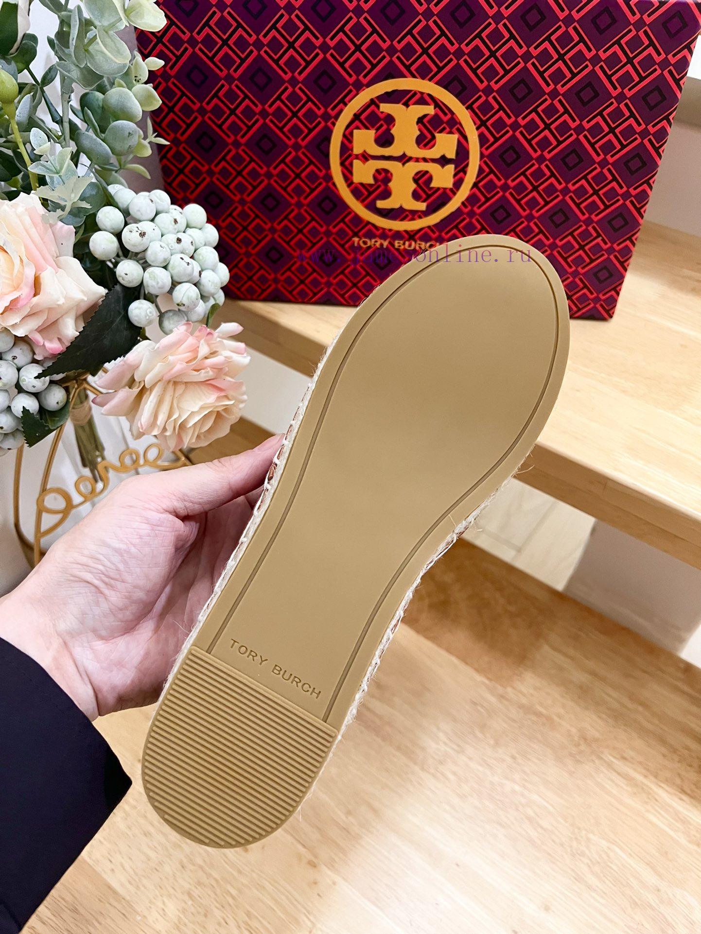 Tory Burch's Iconic Double T Fisherman Shoes Are Refreshed In Large Proportions With The New El e5va0e6t - Image 28