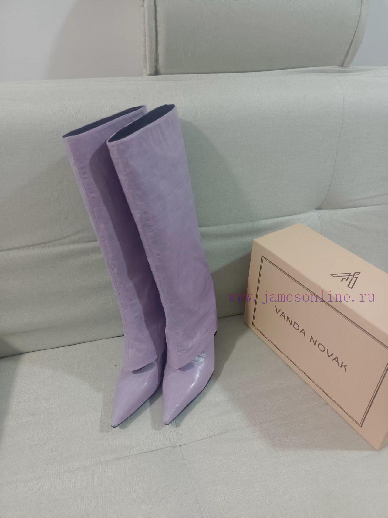 Vanda Novak Genuine Purchasing Agent Supports Inspection Of GoodsIn The Inventory For Spring An 2qhayqz5 - Image 13