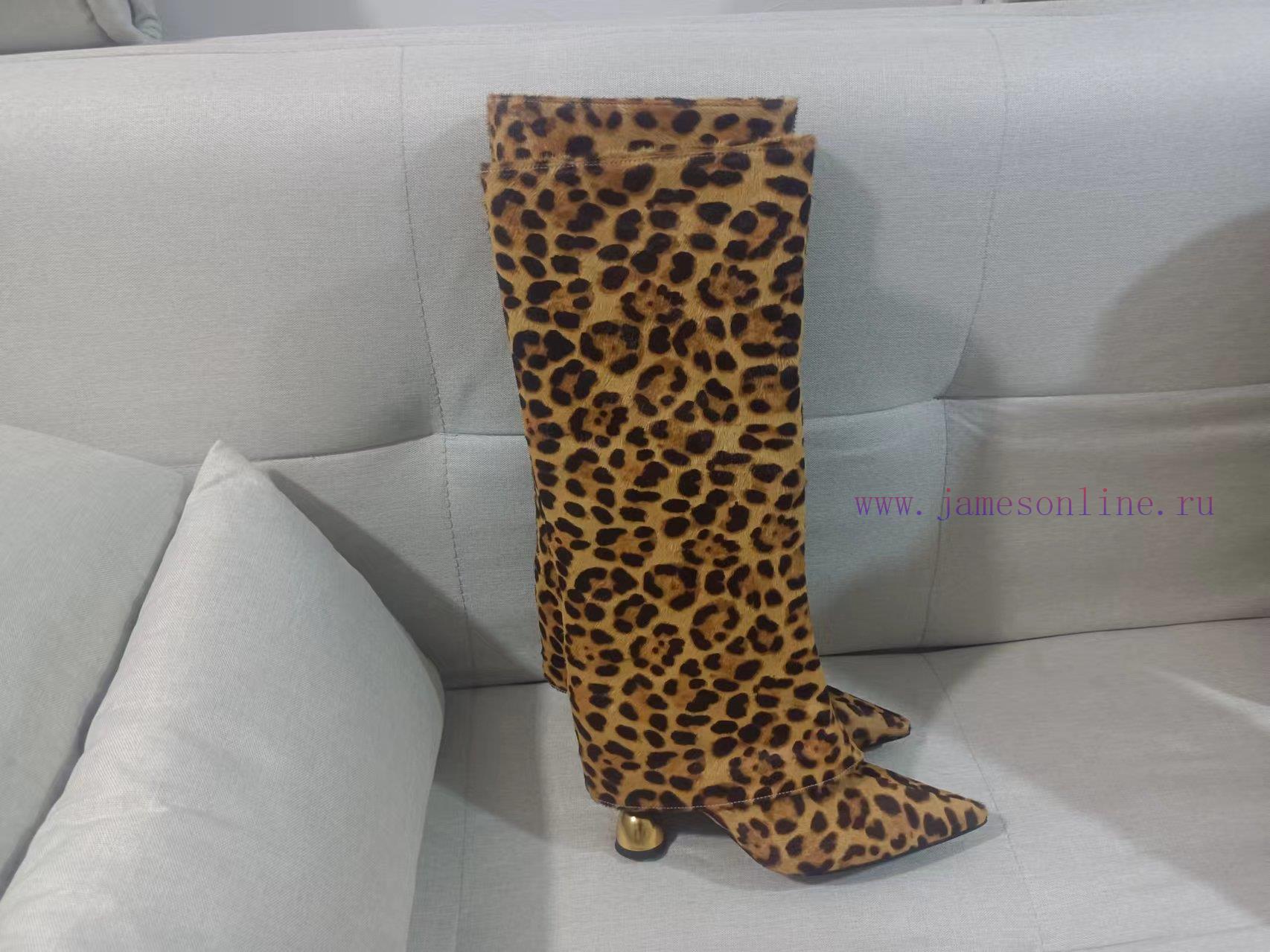 Vanda Novak Genuine Purchasing Agent Supports Inspection Of GoodsIn The Inventory For Spring An 2qhayqz5 - Image 14