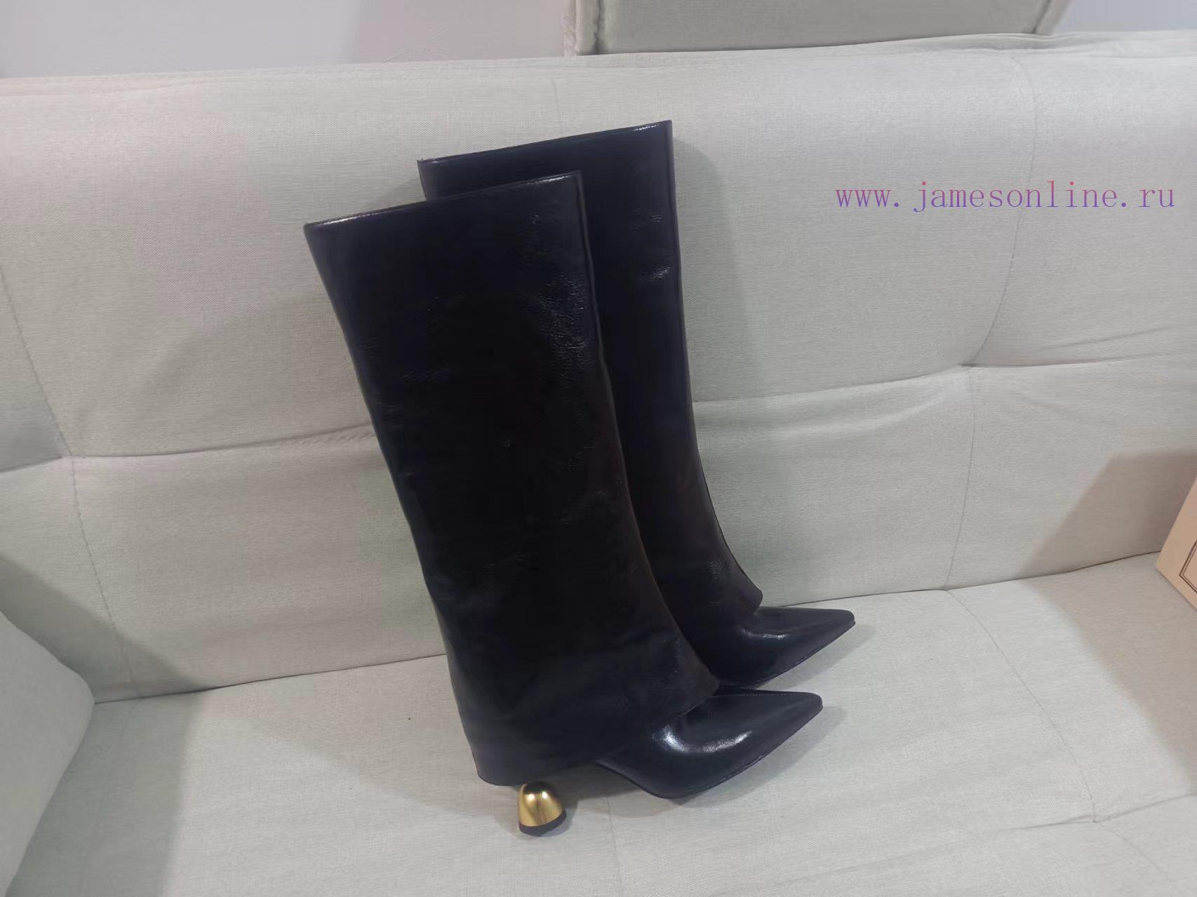 Vanda Novak Genuine Purchasing Agent Supports Inspection Of GoodsIn The Inventory For Spring An 2qhayqz5 - Image 17