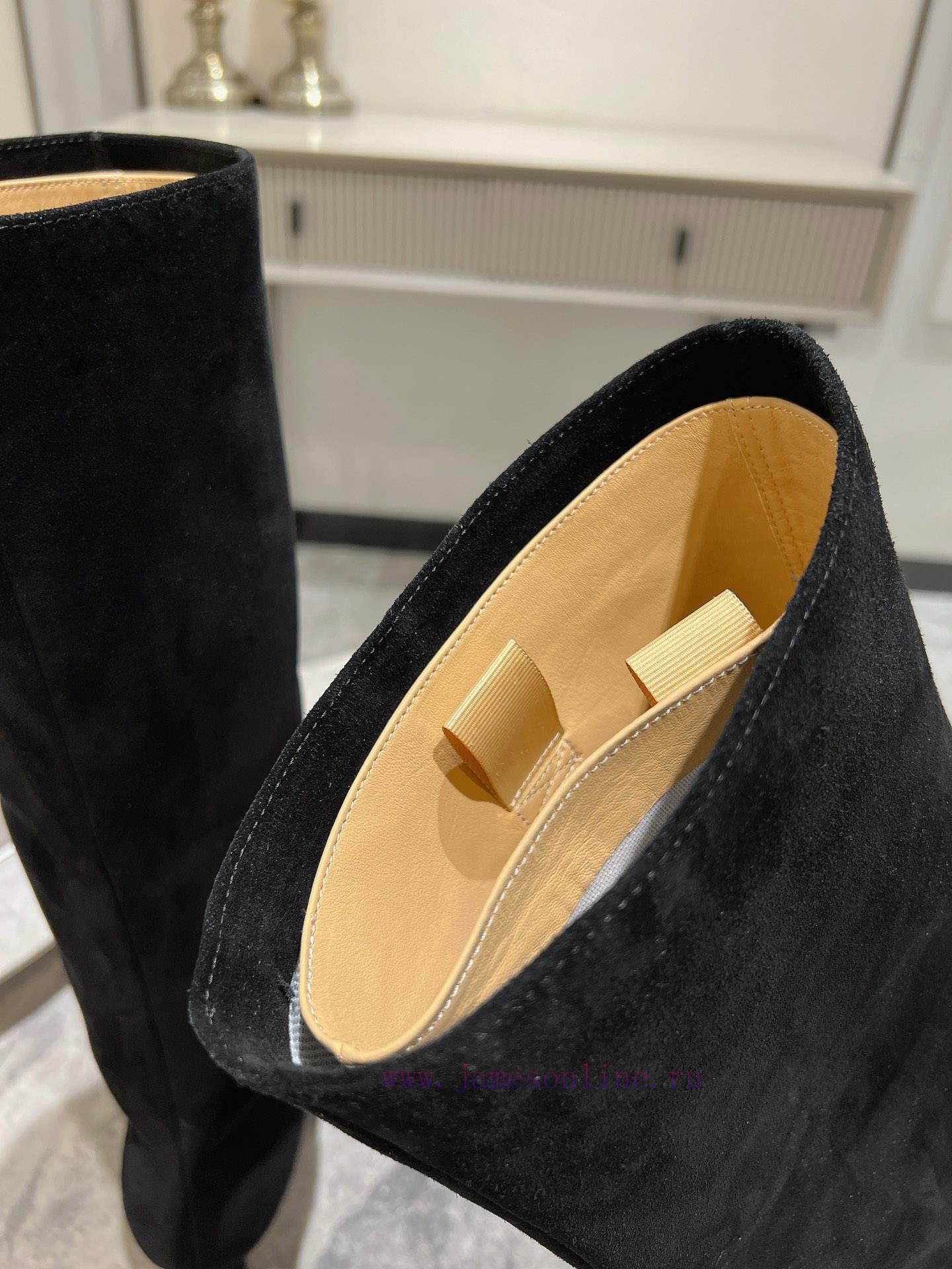Top TierMM6 24 Early Autumn New High Boots I Really Love ThemCan Suede Boots Really Not Look To ny0d7x0s - Image 10