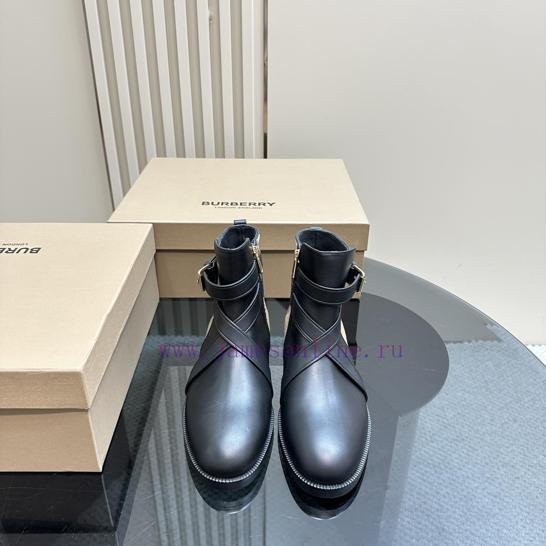 Top TierBurberry Designed By Daniel Lee Is Available 24/7 For Autumn And Winter. It Still Exude 3x1mn3am - Image 3