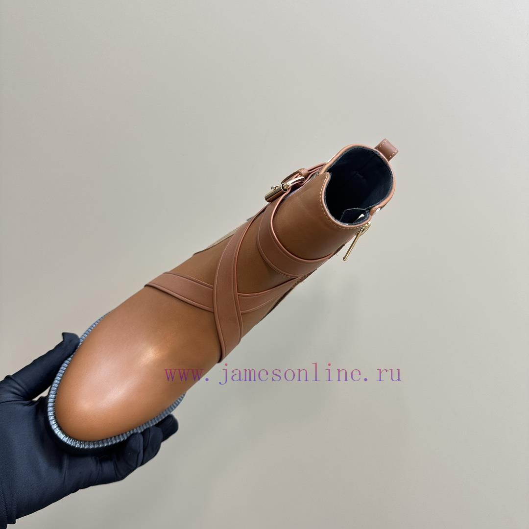 Top TierBurberry Designed By Daniel Lee Is Available 24/7 For Autumn And Winter. It Still Exude 3w50i064 - Image 9