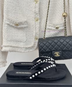 CHANEL THONGS Is 25C Spring/SummerRunway Flip FlopsSummer Flip Flops Inexplicably Make People F dghnjhf4