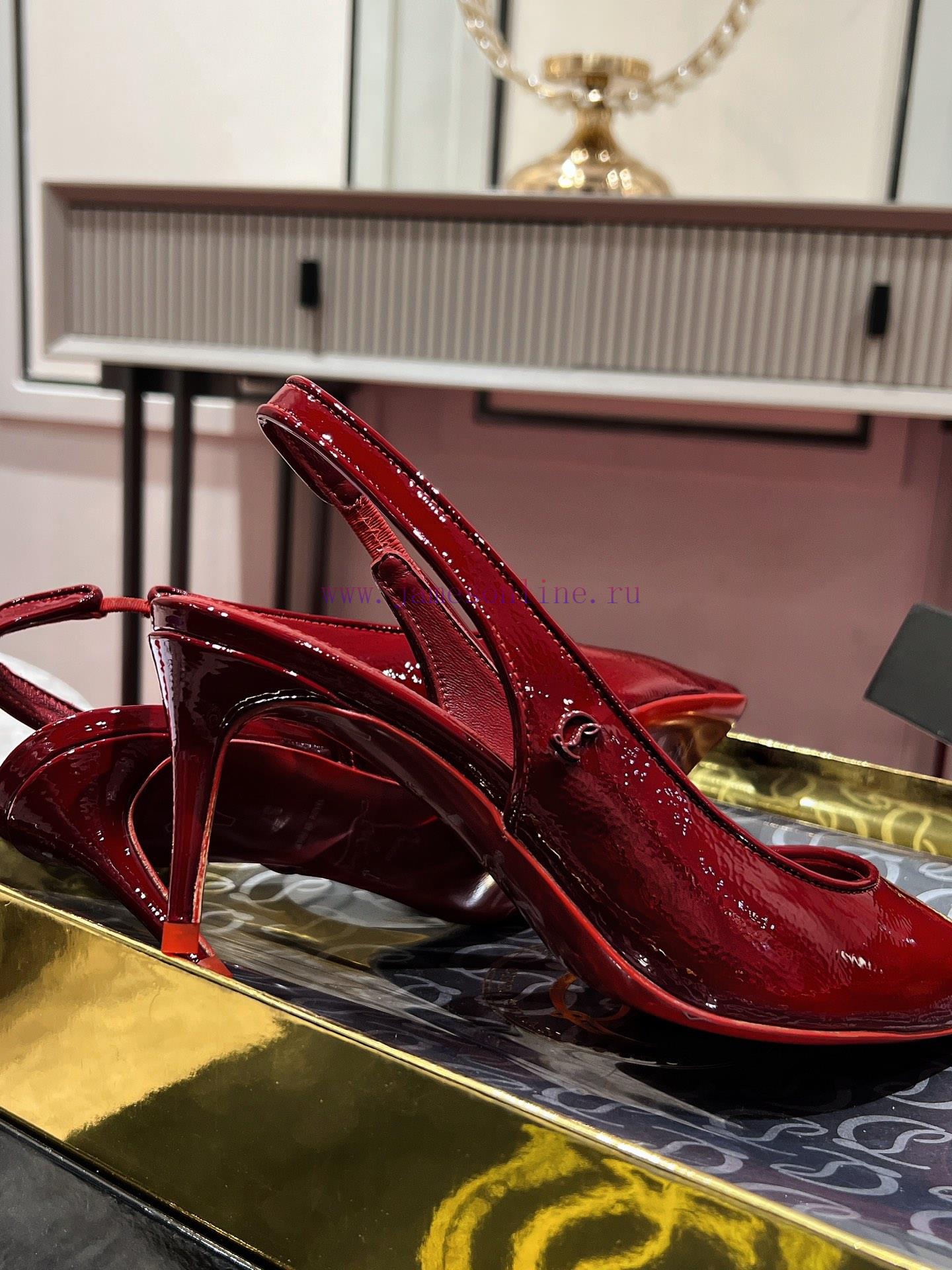 CL Deduction Is Empty. W️This High-heeled Shoe Is Made Of Black Calf Leather And Features A Del 2rtlvgi4 - Image 8