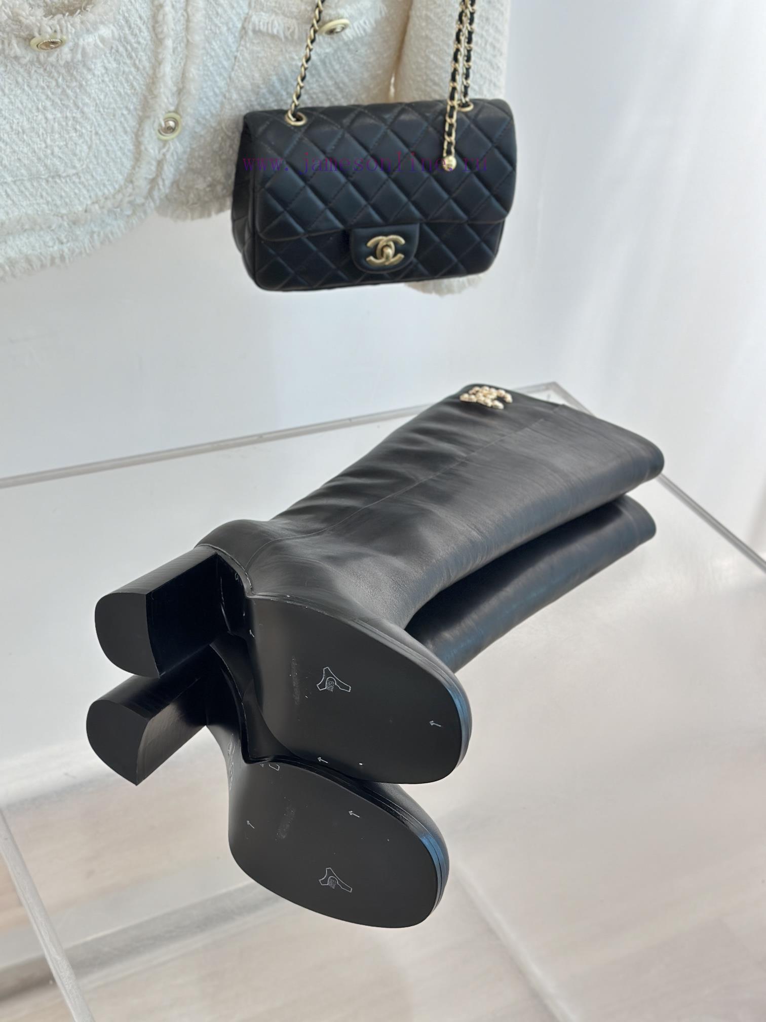 Chanel | Chanel 24c Autumn/Winter New ProductsDouble C Thick Heel Boots SeriesThe Shoe Upper Is auetzkip - Image 10
