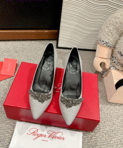 Top Qualityroger Vivier Fw25 Mew Arrival～RV Classic Series | Crystal Diamond Buckle Pointed Hig vc0o2qep