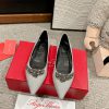 Top Qualityroger Vivier Fw25 Mew Arrival～RV Classic Series | Crystal Diamond Buckle Pointed Fla bshvv0ph