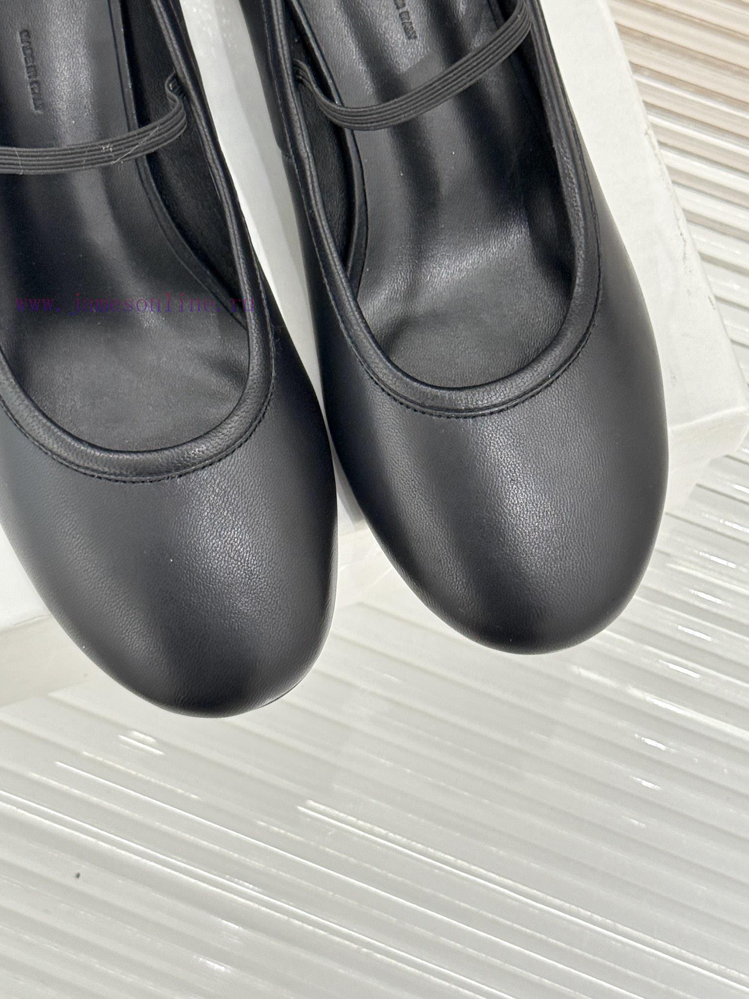 Khaite 25ss Early Spring New Product Coarse HeelMary Jane ShoesIns's Popular Cold Wind Internet pvc8nlvy - Image 8