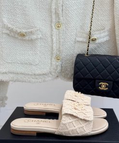 Chanel | Chanel Classic Backpack Buckle Flip Flip Flip SlippersClassic And Timeless~Flip Style sbr23exa