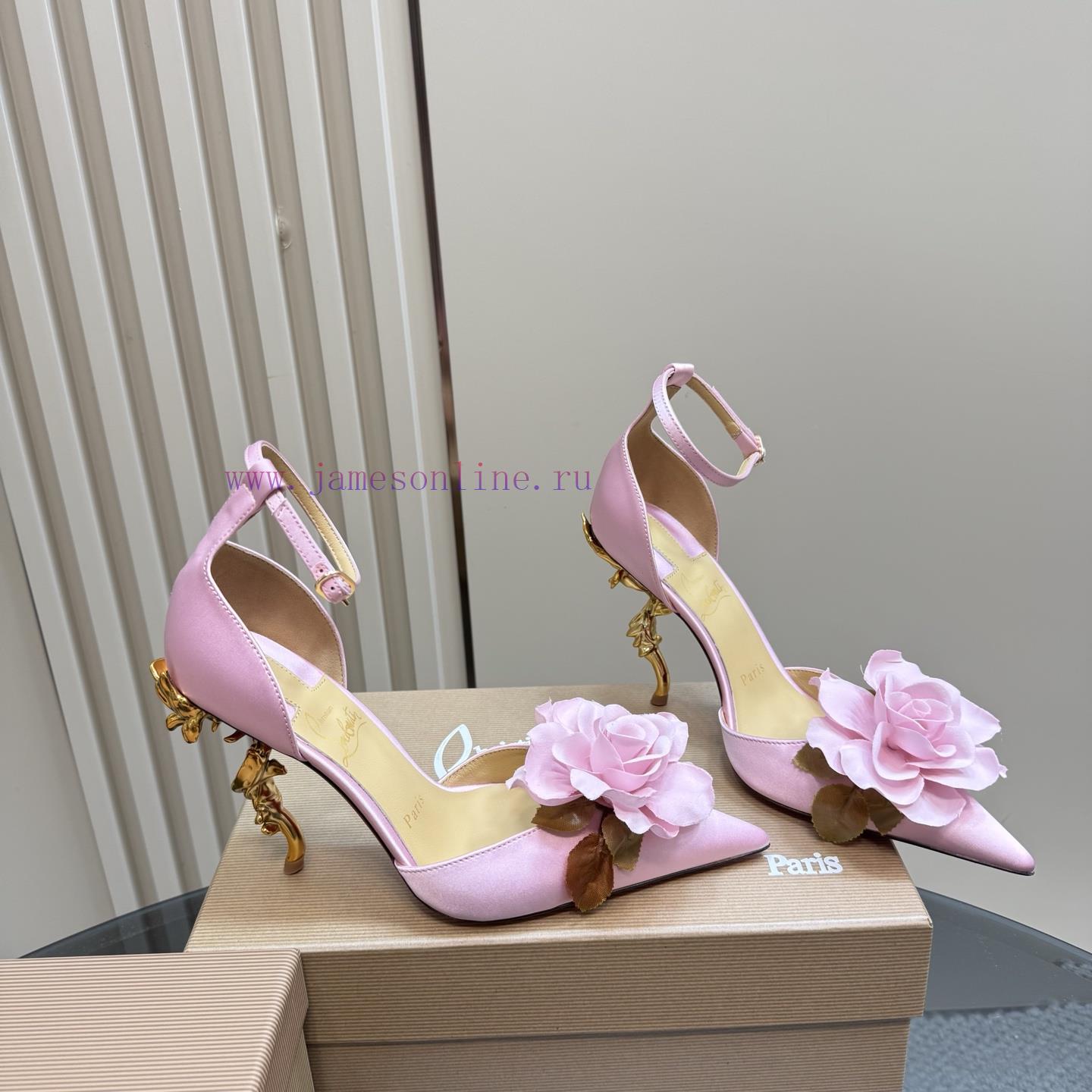 Top TierChristian Louboutin Spring/Summer 2025Yang Mi The Global Brand Spokesperson For Loubout wxry9hcf - Image 5
