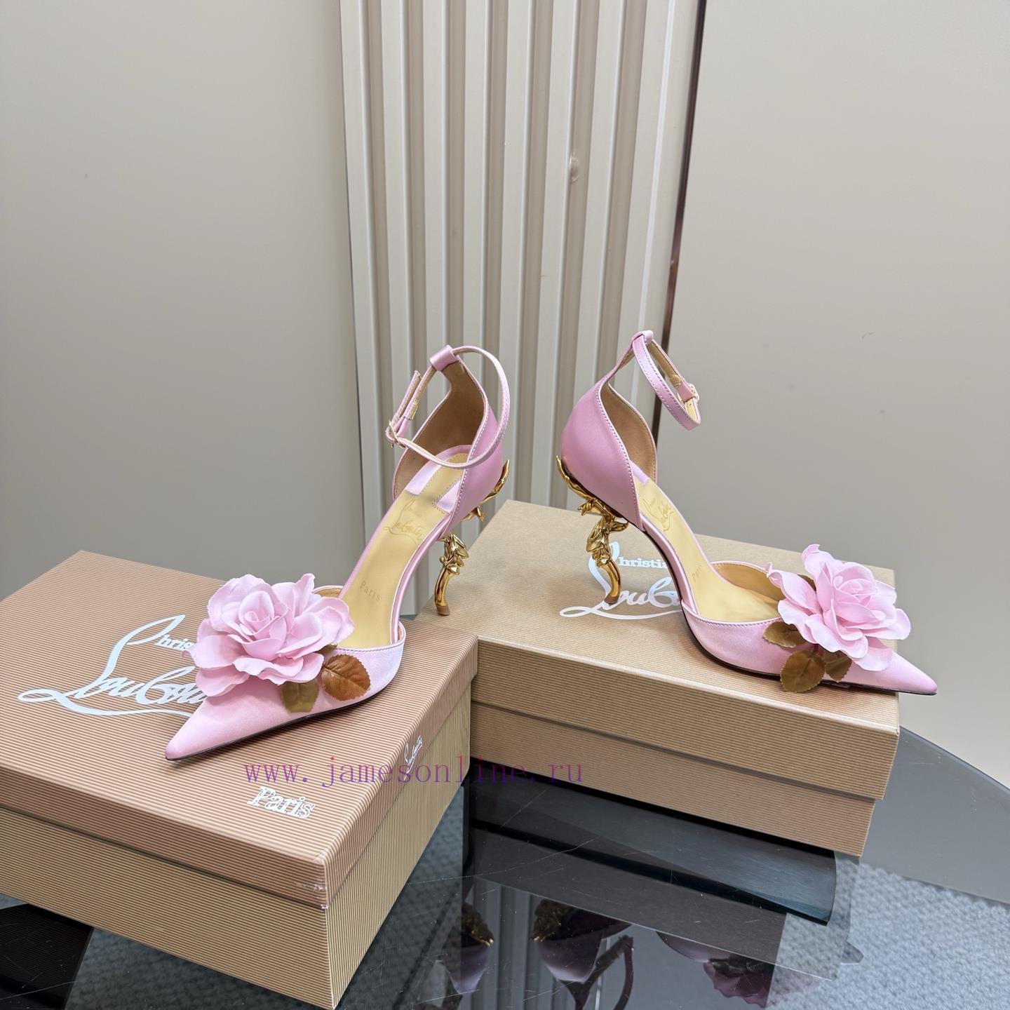 Top TierChristian Louboutin Spring/Summer 2025Yang Mi The Global Brand Spokesperson For Loubout wxry9hcf - Image 6