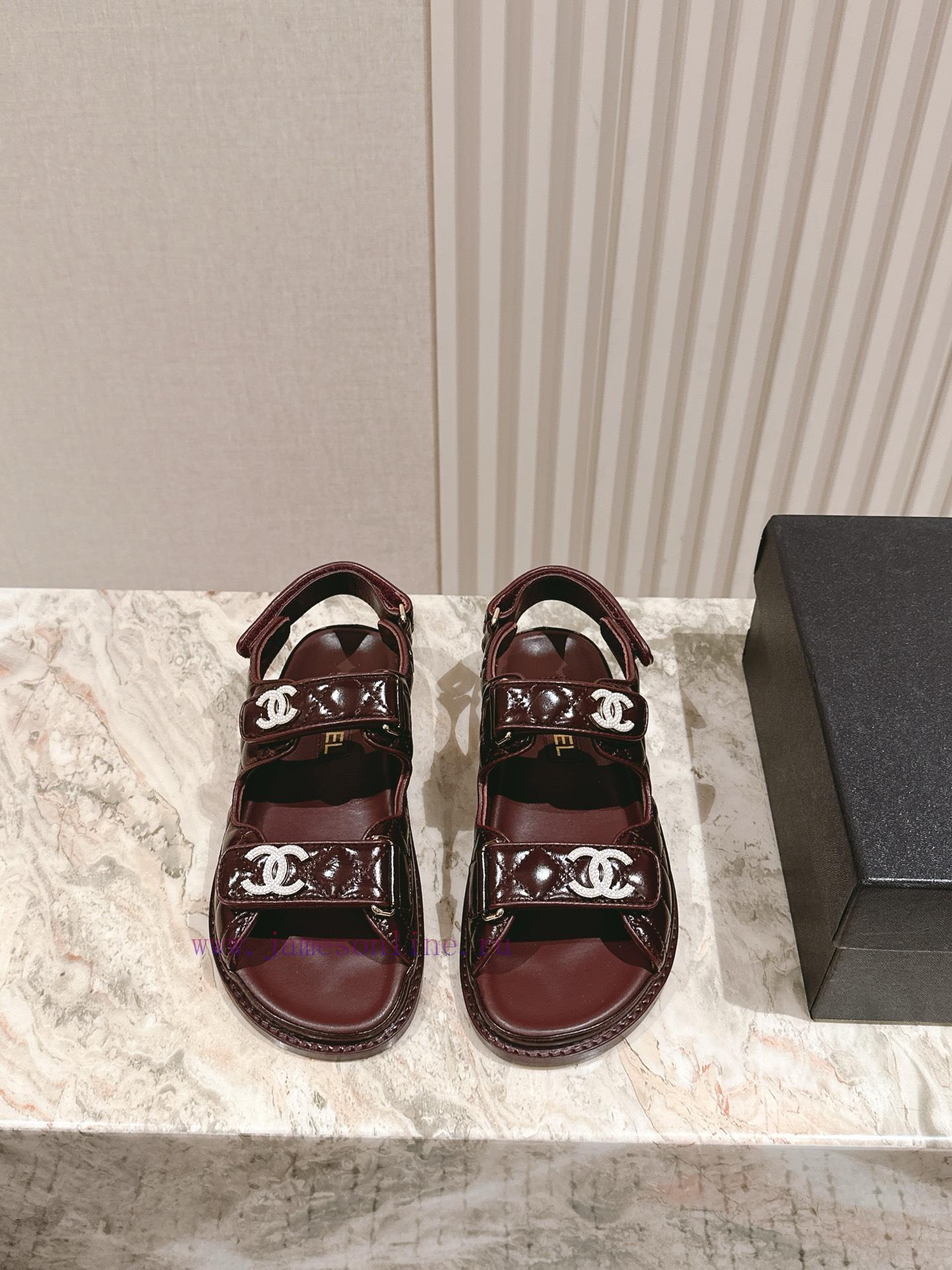 Sandals𝐂𝐡*𝐧𝐞𝐥| ²⁰²5𝐬𝐬 🤍🤎 Chanel's New Summer Synchronized Beach Sandals In Macaron Color Are A qcy1f648
