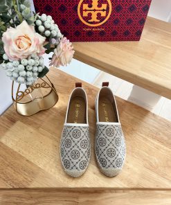 Tory Burch's New TLouis Vuitton MONOGRAM Pattern Inspired By The Classic Pattern Of Traditional xhrfcrq9