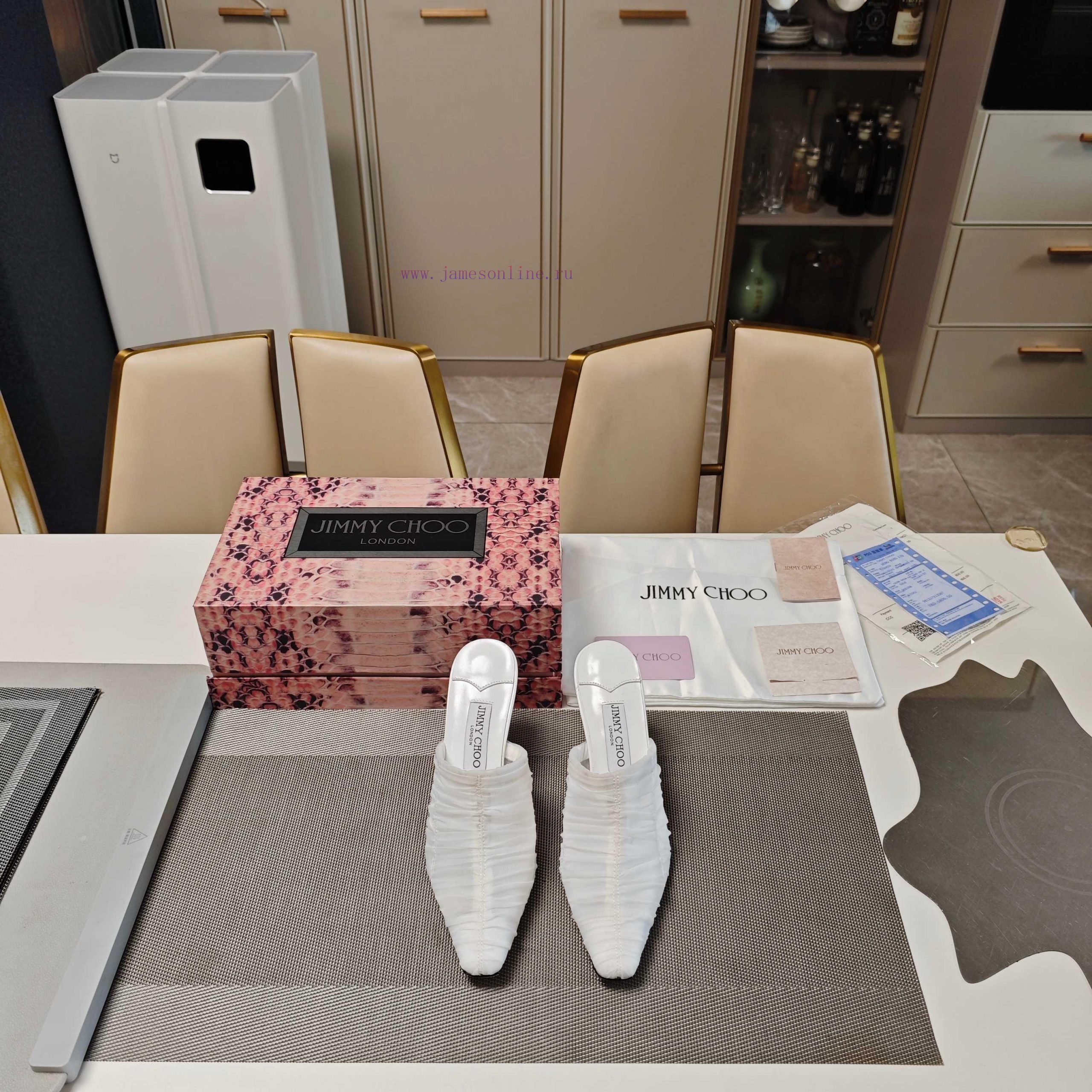 JlMMY CHOO Zhou Yangjie 2025 𝐬𝐬 (3D Ribbed Magnetic Box Packaging) Top Of The Line Low-end Not 3bmyu072