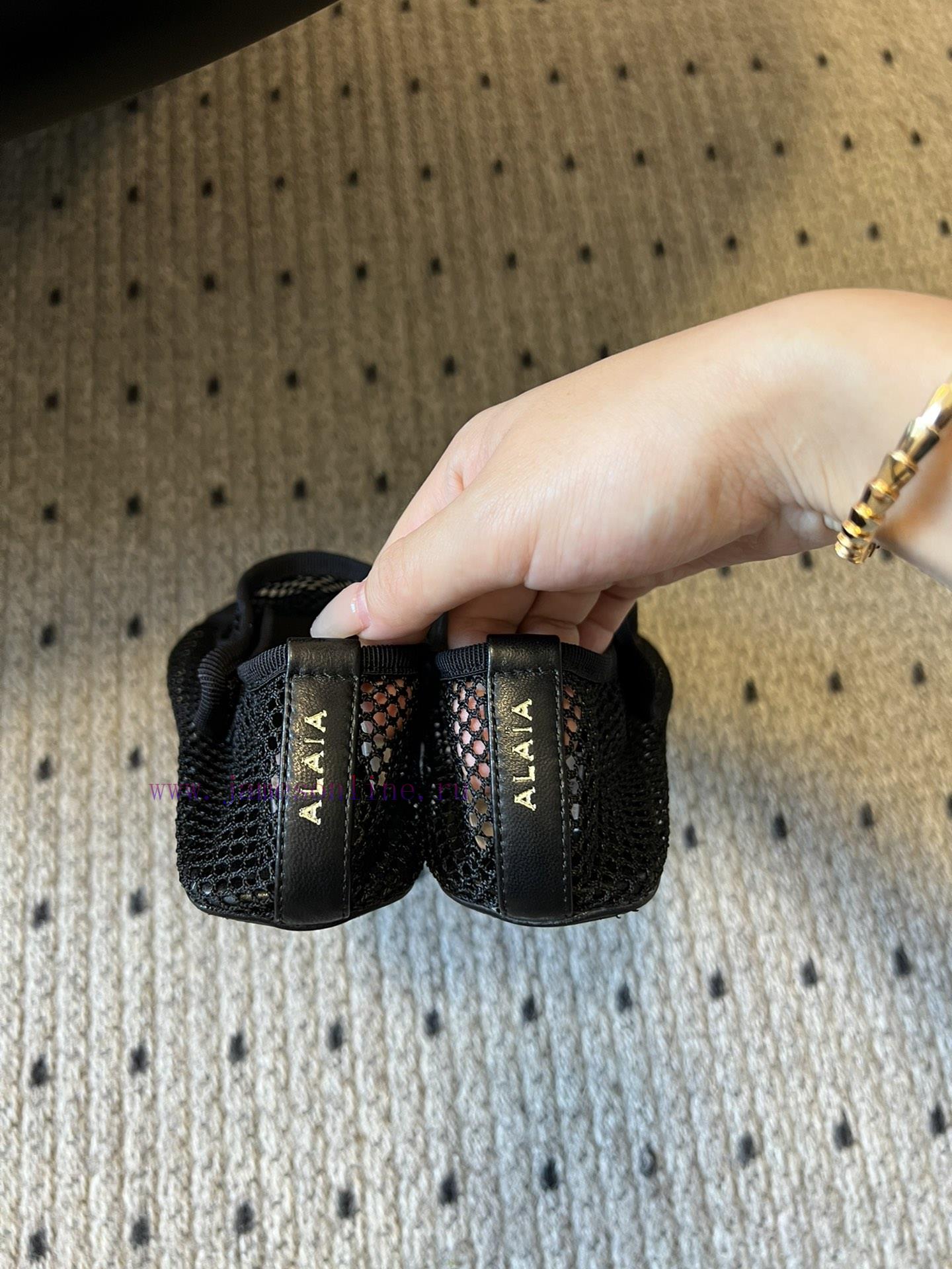 Top QualityAlaia 25ss Spring And Summer New Star Style Same Style Wearing Gold Oil Clamp Foot F 4okz7bxb - Image 7