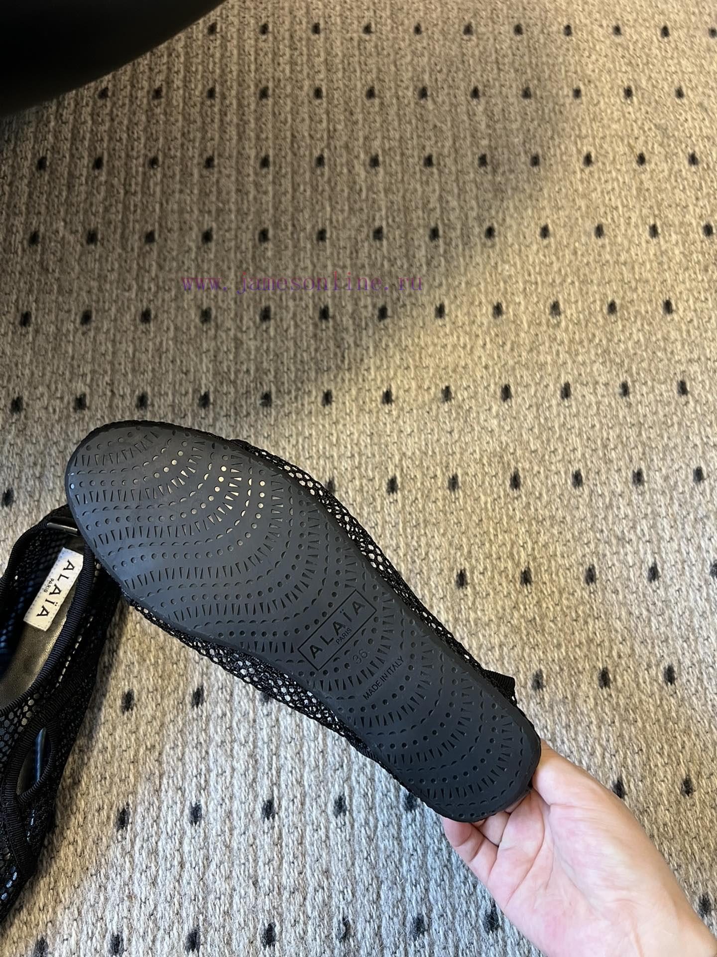 Top QualityAlaia 25ss Spring And Summer New Star Style Same Style Wearing Gold Oil Clamp Foot F 4okz7bxb - Image 9