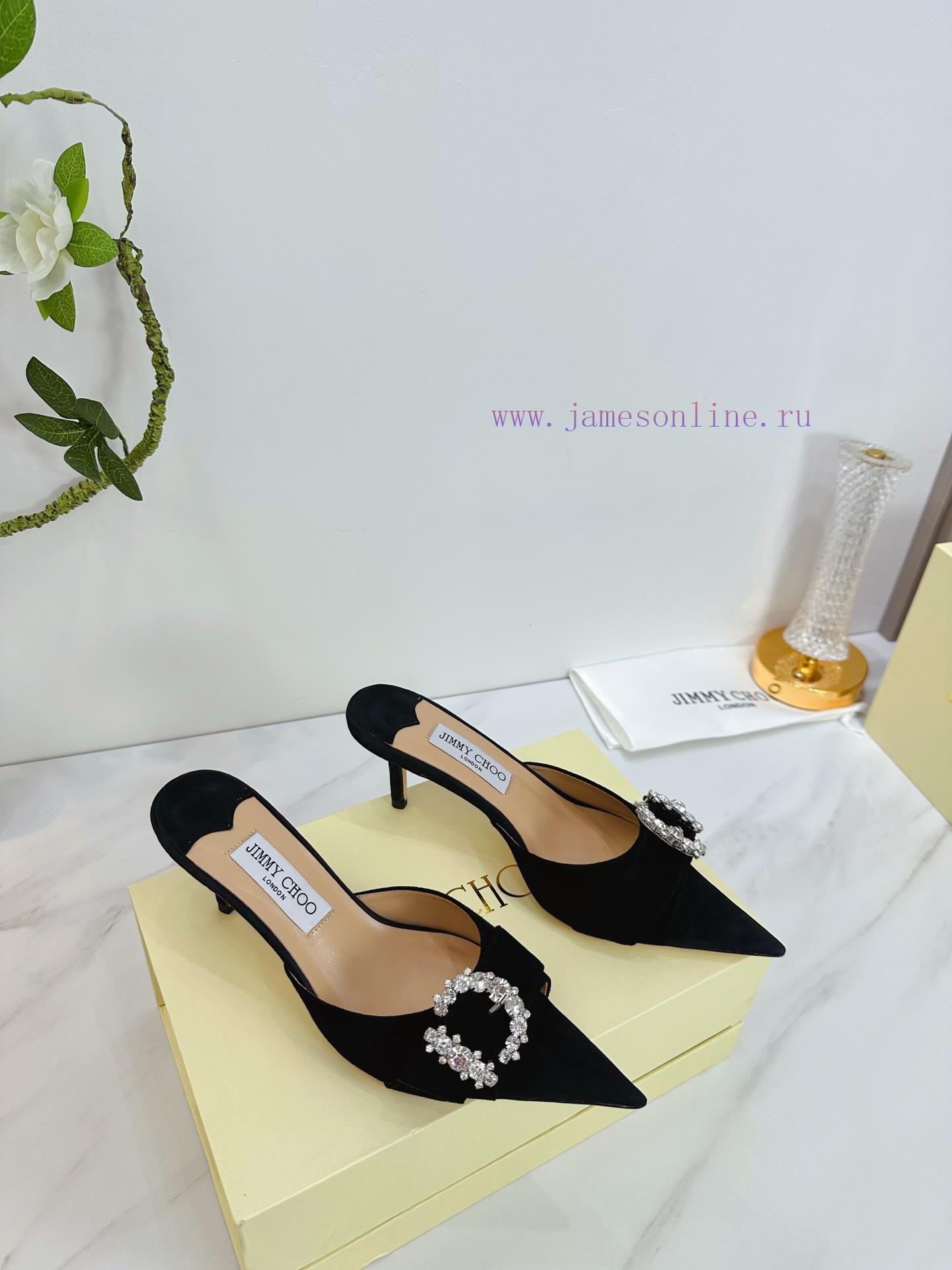 Jimmy CHOO (Jimmy Zhou)It Is A Very Comprehensive And Prestigious Fashion Lifestyle Brand Featu cjyi5dy1 - Image 2