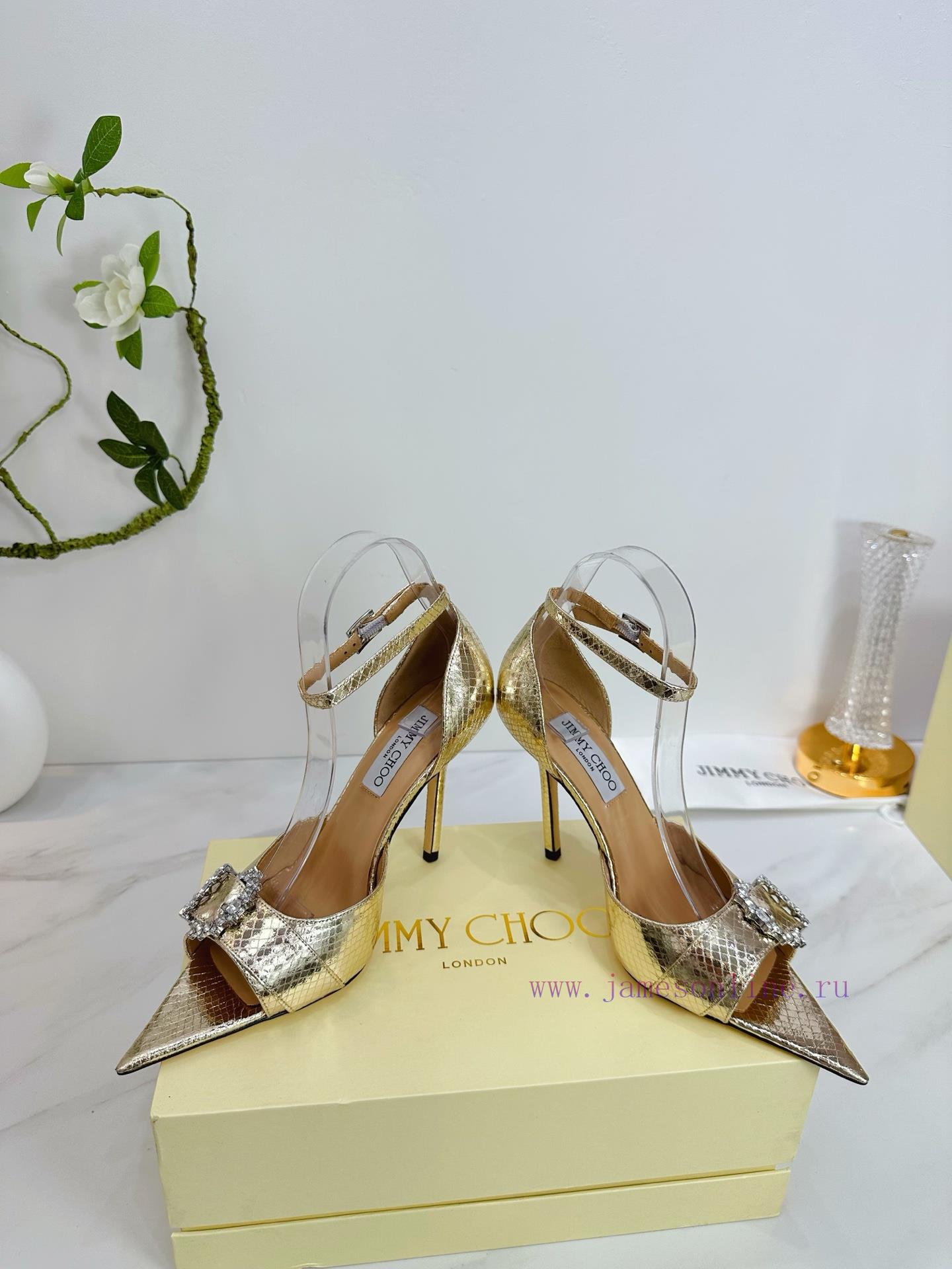 Jimmy CHOO (Jimmy Zhou)It Is A Very Comprehensive And Prestigious Fashion Lifestyle Brand Featu 4npn9p2a - Image 4