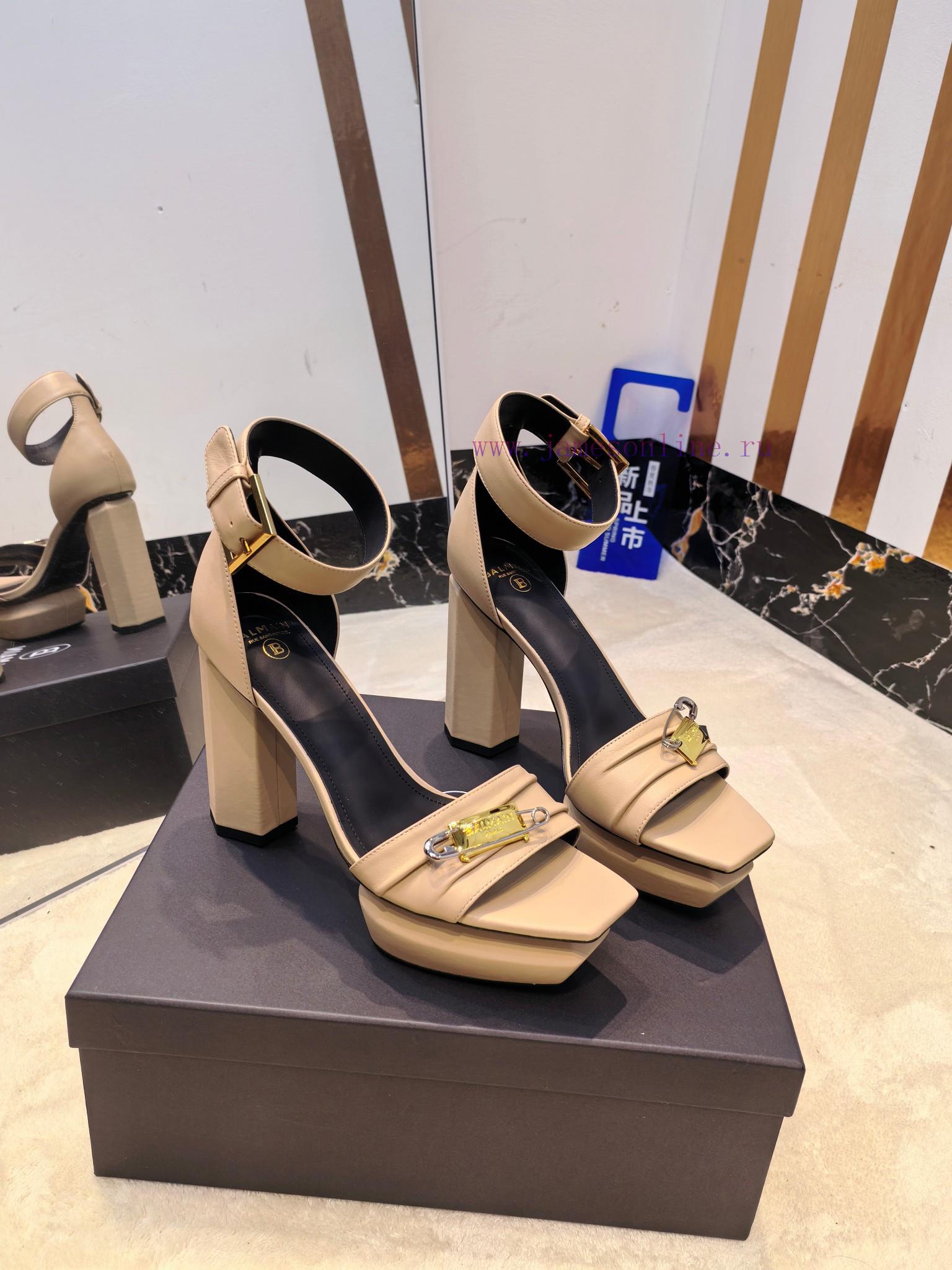 Out 𝘽𝙖𝙡 * 𝙖𝙞𝙣 Balmain Autumn/Winter 2025 Fashion Show Waterproof Platform High Heel SandalsBran datyld72 - Image 3