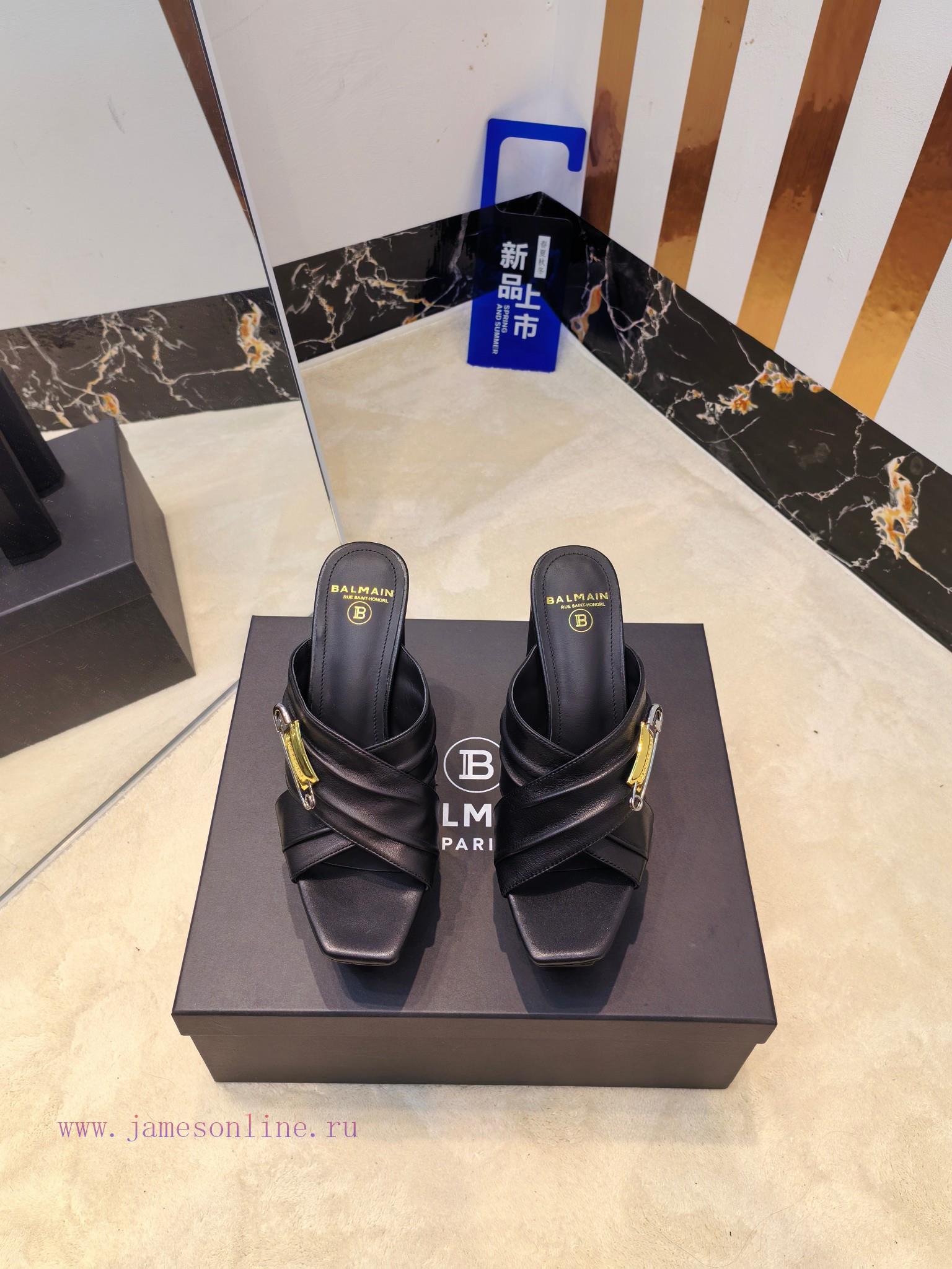 Out 𝘽𝙖𝙡* 𝙖𝙞𝙣 Balmain Autumn/Winter 2025 Fashion Show Waterproof Platform High Heels SlippersBra gmbthr4k